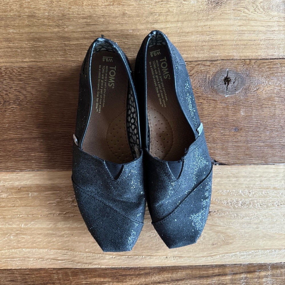 Toms Black Flats Minimalist Slip-On